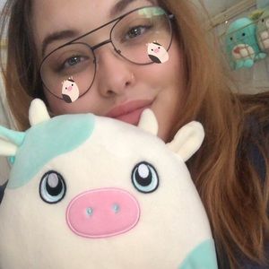 Meet your Posher, Cassandra